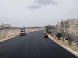 我司承建的呼和浩特盛樂國際機(jī)場飛行區(qū)場道1段標(biāo)順利通過竣工驗(yàn)收